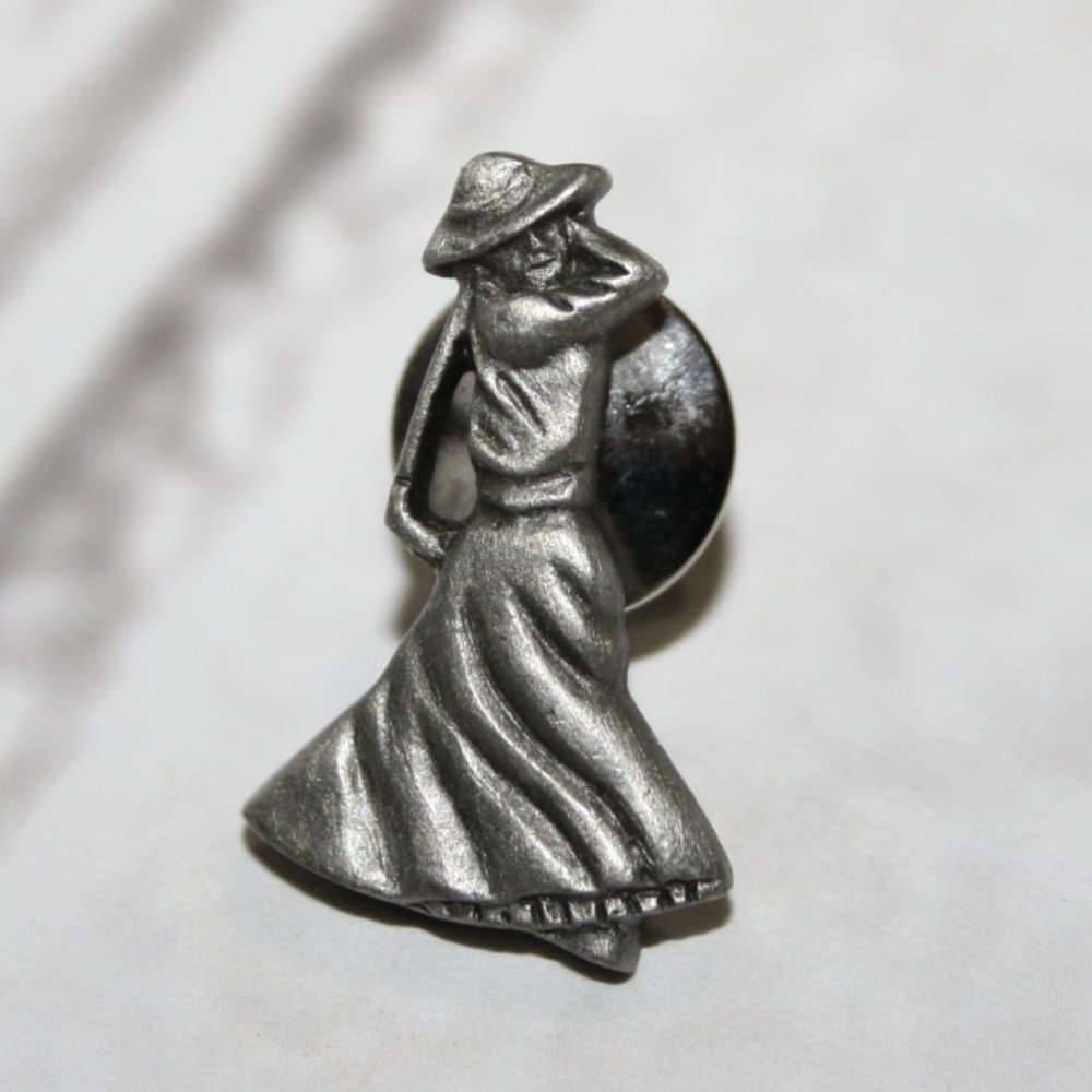 ⛳️ Beautiful Girl Golfer Pewter Lapel Pin · 7/8"